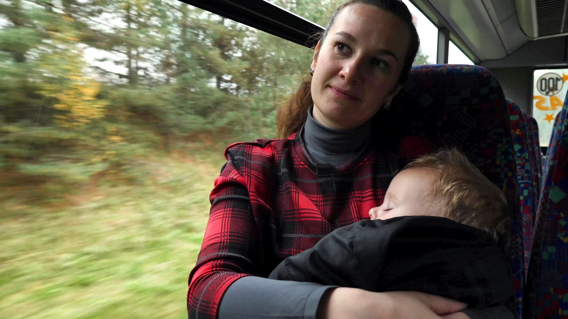 Wie reist man mit einem Baby mit dem Bus